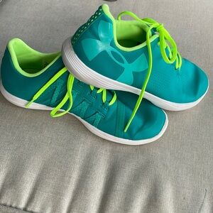 Under Armour Street Precision Low Running Shoes Size 4.5 Youth